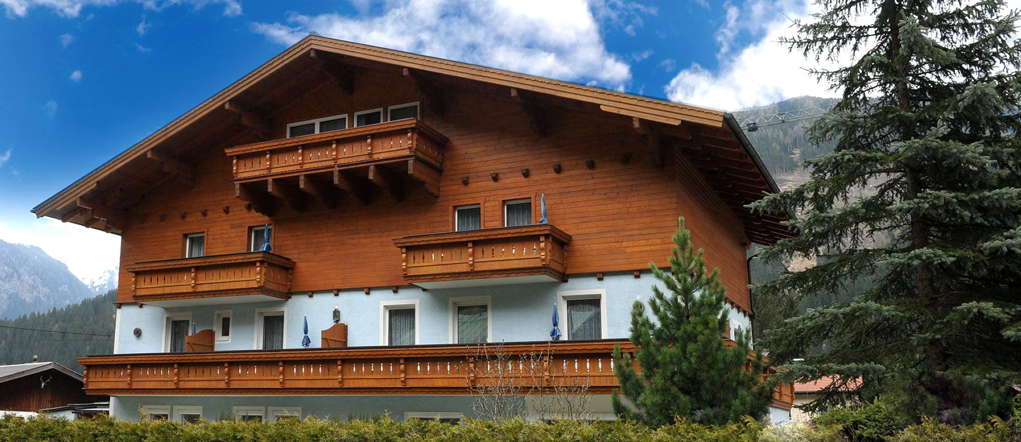 Außenansicht Haus Pföhs, Sommer in Bad Gastein